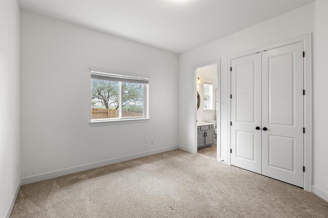 Building Photo - 276 Townes Ct