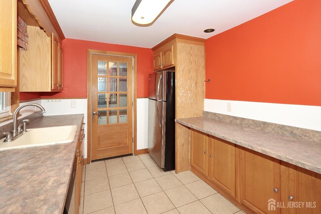 Building Photo - 2 Mohawk Dr