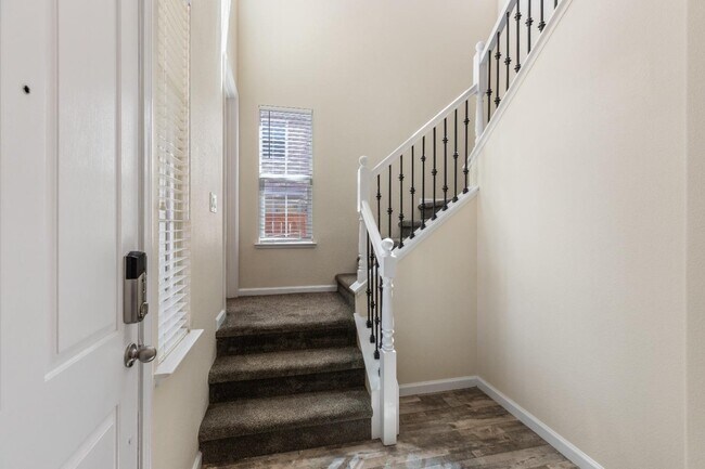 Building Photo - 20863 Grapevine Dr