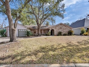 Building Photo - 8 Shadowood St