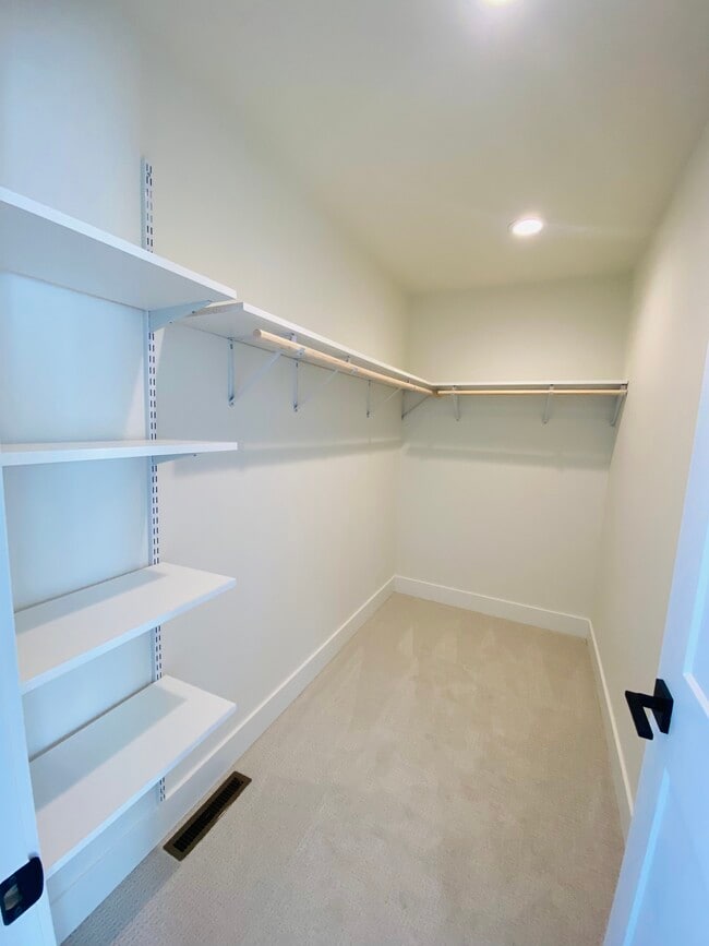 Building Photo - 4216 CYPRESS Pl