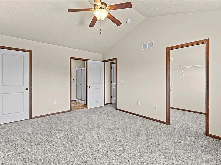 Building Photo - 1538 Burr Dr