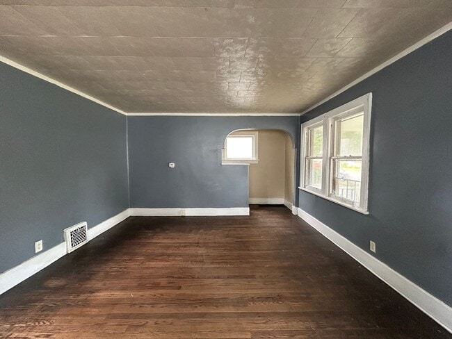 Building Photo - 3-Bedroom, 1-Bathroom Home with Updated Ki...