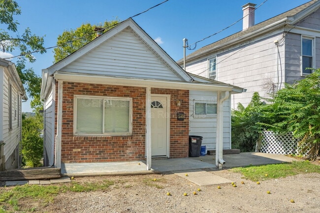 Building Photo - 1845 Kahn Ave