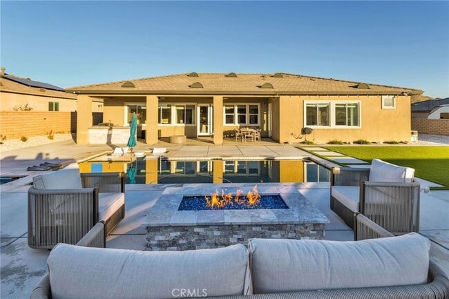 Building Photo - 17066 Takipi Rd