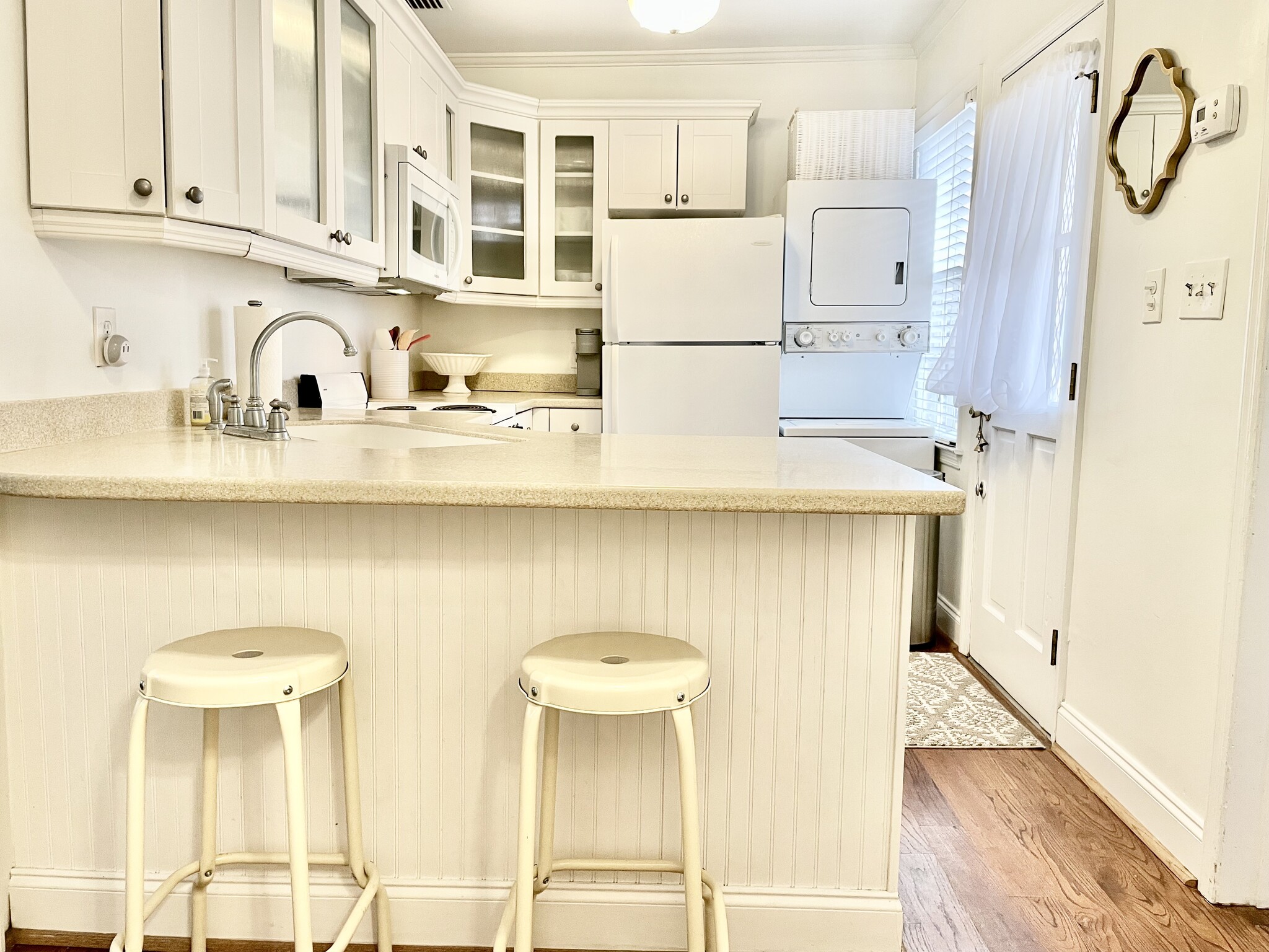 Fully stocked kitchen with washer and dryer - 215 W Taylor St
