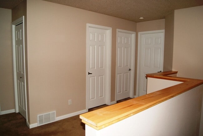 Building Photo - Westport Beach Townhomes 2 and 3 Bedrooms