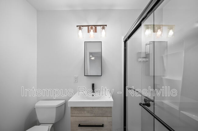 Building Photo - 910 Shelby Ave