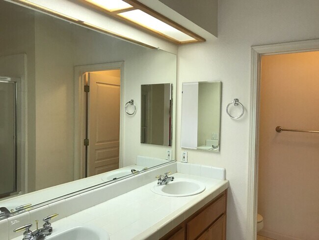 Building Photo - 1344 Via Colonna Ter