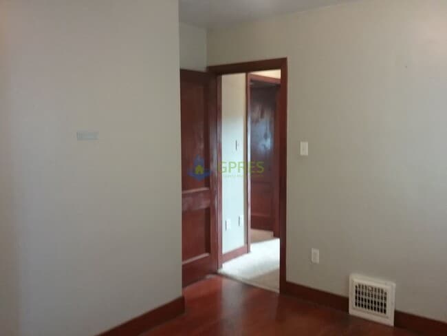 Building Photo - House for rent in the heart of Oakmont