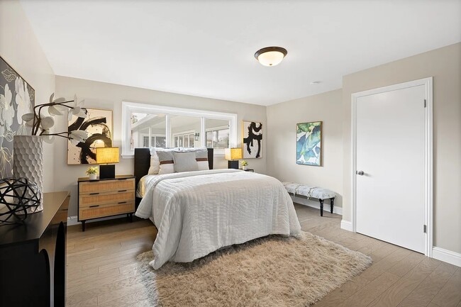 Building Photo - 875 Brittany Ln