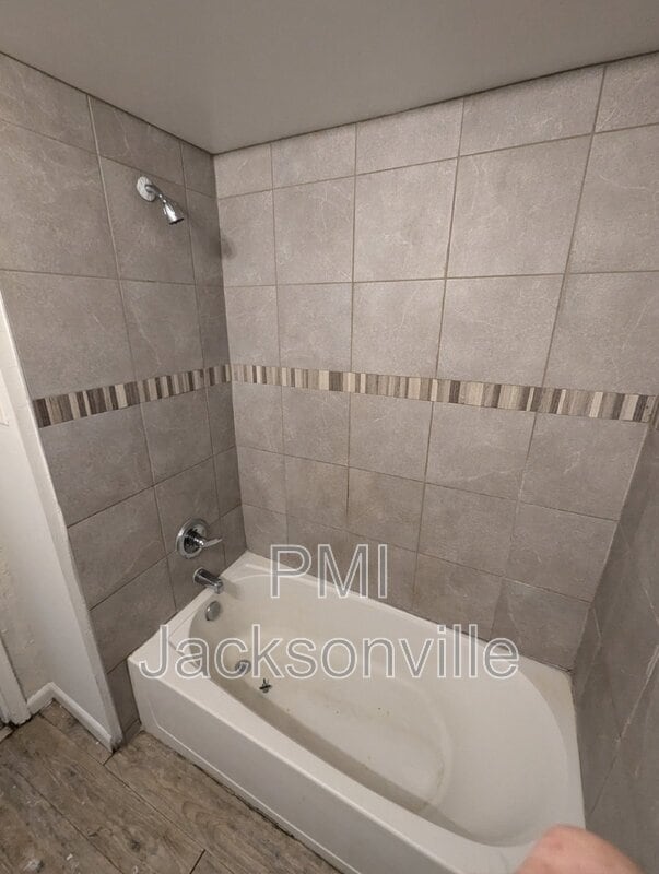 Building Photo - 1056 Detroit Cir W