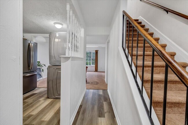 Building Photo - The Forest Townhomes