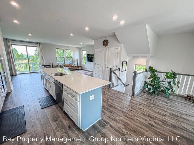Building Photo - 3 br, 3.5 bath House - 10605 Speiden Trail