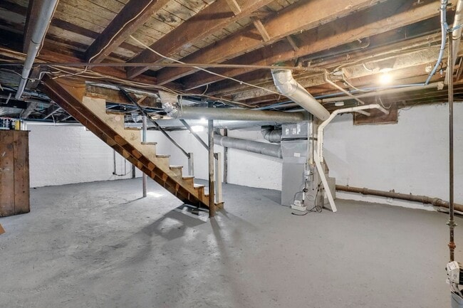 Building Photo - 157-159 Pleasant Street