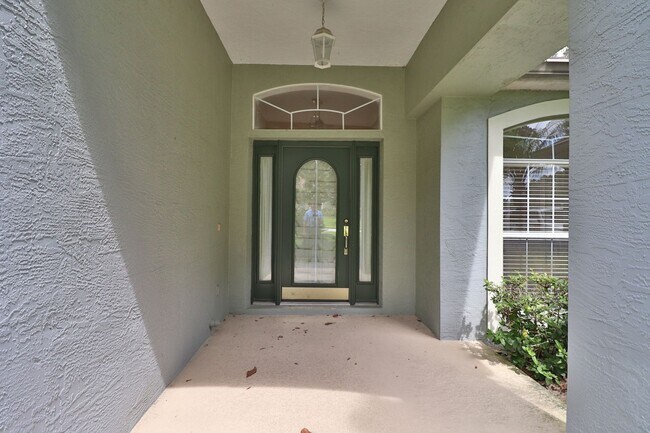 Building Photo - Indoor Outdoor Living!