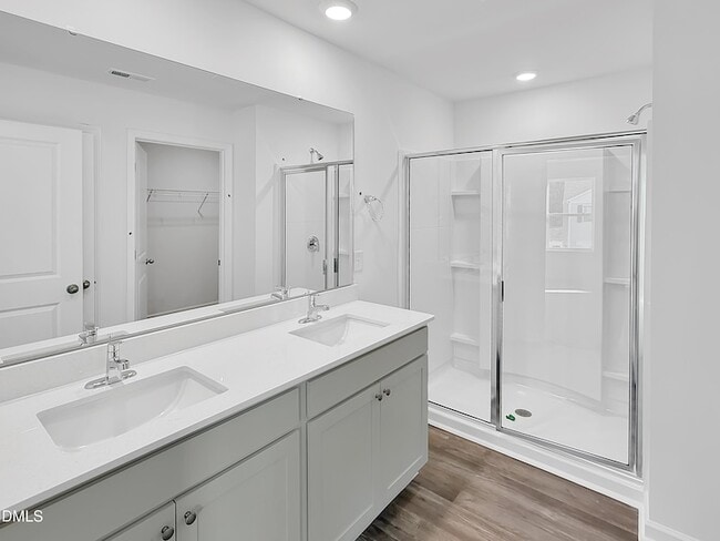 Building Photo - 287 Palm Dr