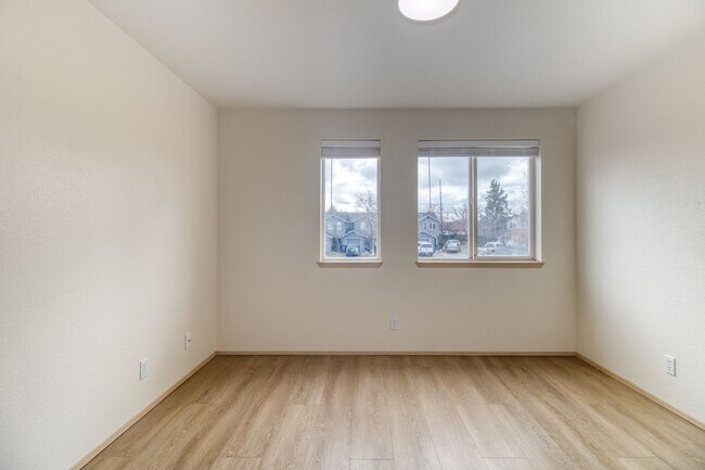 Building Photo - me2720