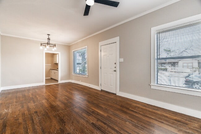 Building Photo - 206 Hoover Ave