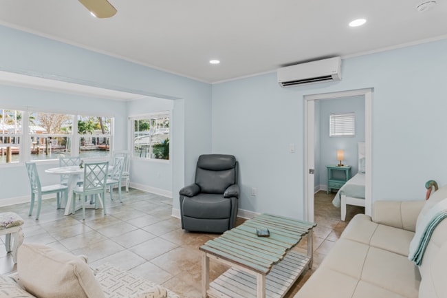 Building Photo - 14827 N Bayshore Dr