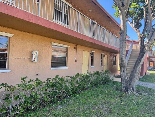 Building Photo - 95 NE 41st St