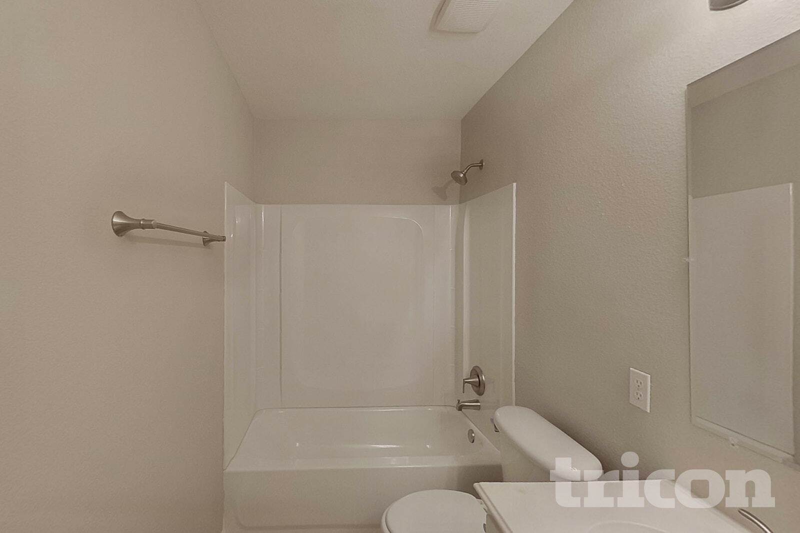 Building Photo - 2811 S Serrano