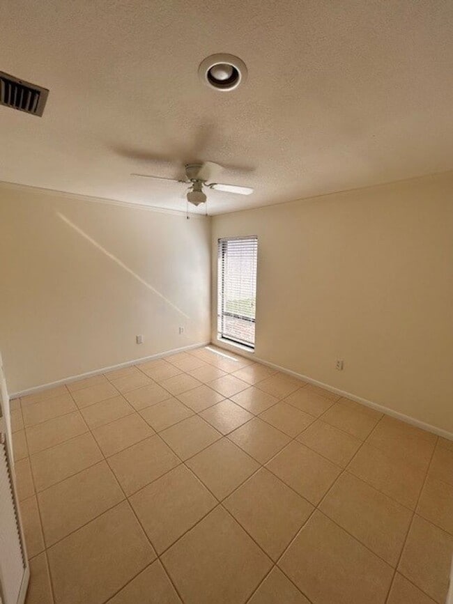 Building Photo - 50% of First Month Rent!  Newly renovated ...