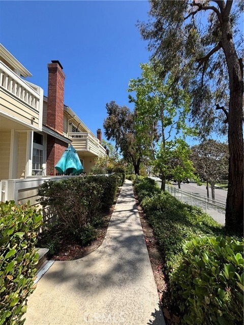 Building Photo - 451 Medford Ct