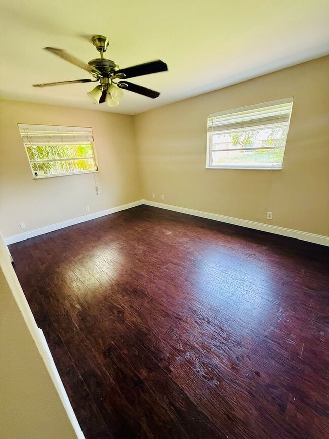 Building Photo - 3/2/1 Rocky Point Home w/Fenced Backyard &...
