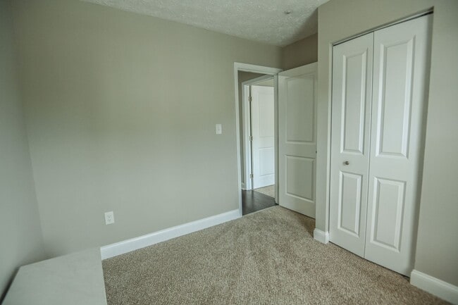 Building Photo - Townhome Chestnut Cove