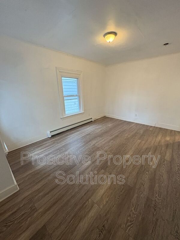 Building Photo - 415 S Main Ave