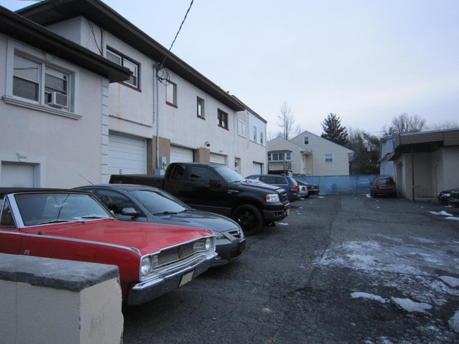 Building Photo - 197 Christie Ave