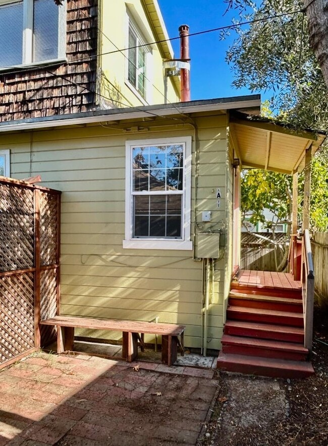Building Photo - 2609 McGee Ave