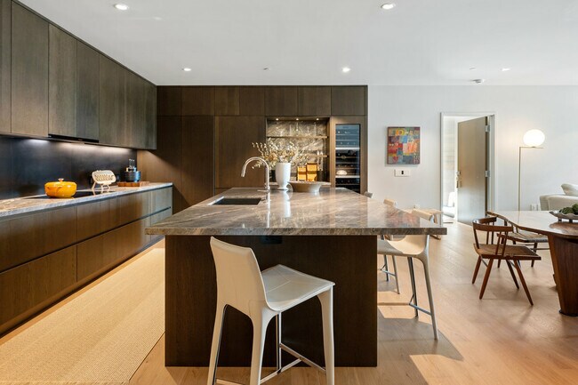 Building Photo - 171 Sawmill Cir