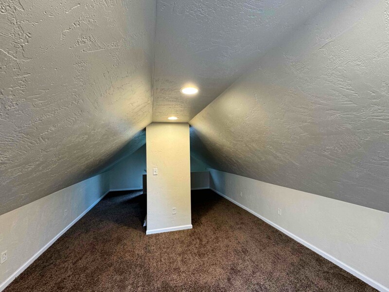 Building Photo - 743 Lemington St