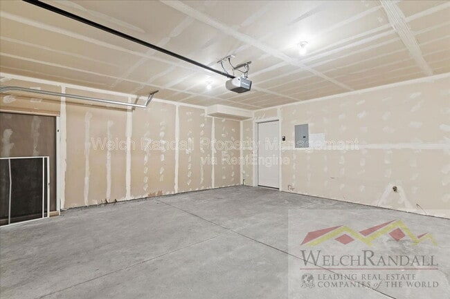 Building Photo - 1177 Shady Brook Ln S