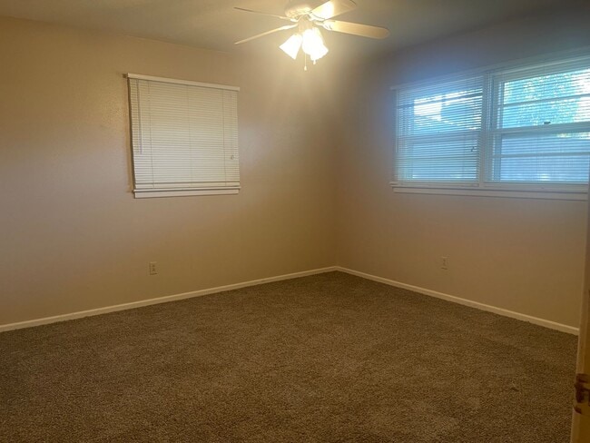 Building Photo - Wonderful House