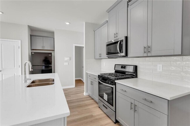 Building Photo - 1645 Villageside Ct