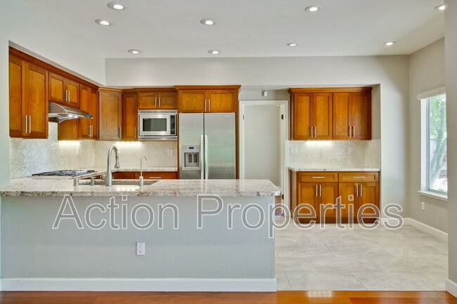 Building Photo - 11754 Ridge Creek Ct