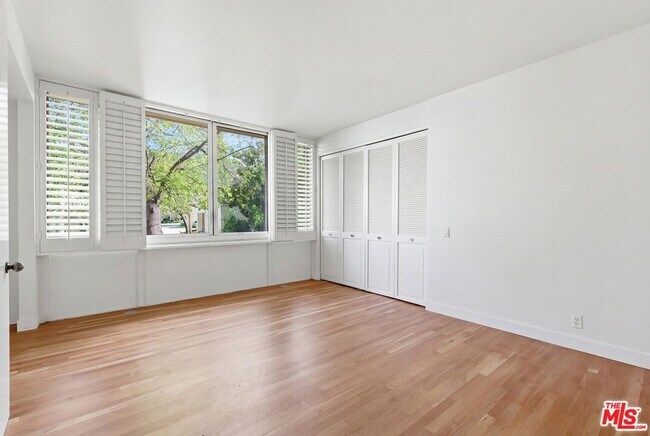 Building Photo - 211 S Spalding Dr