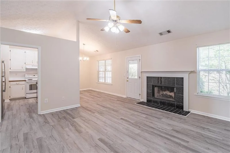 Building Photo - 1190 Mercury Dr SE