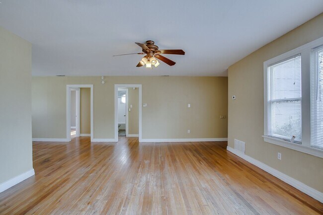 Building Photo - Pre Leasing for fall 2026! 3/1 in Tech Terrace