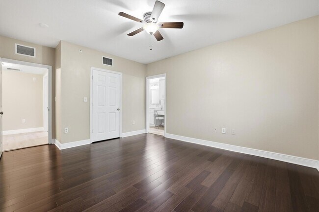 Building Photo - 6559 Emerald Dunes Dr