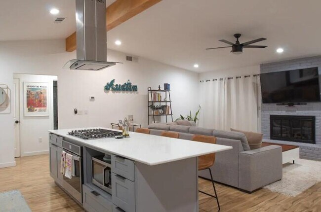 Building Photo - 9802 Kendal Dr