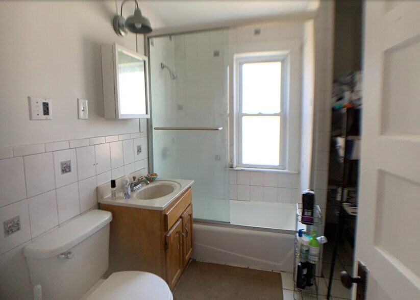 Building Photo - 197 College Ave