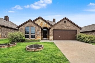 Building Photo - Spacious Single-Story Comfort with Covered Porch in Wilmer