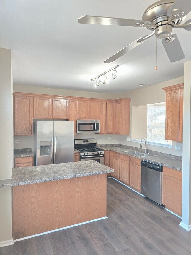Building Photo - 3401 Kentshire Cir