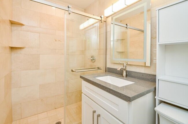 Building Photo - 8330 Waterbury Dr