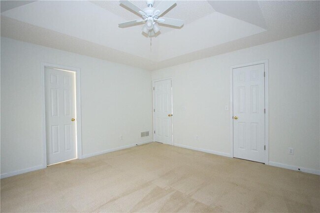 Building Photo - 2804 James Henry Dr