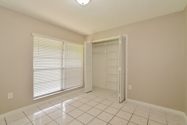 Building Photo - 548 Matilda Pl